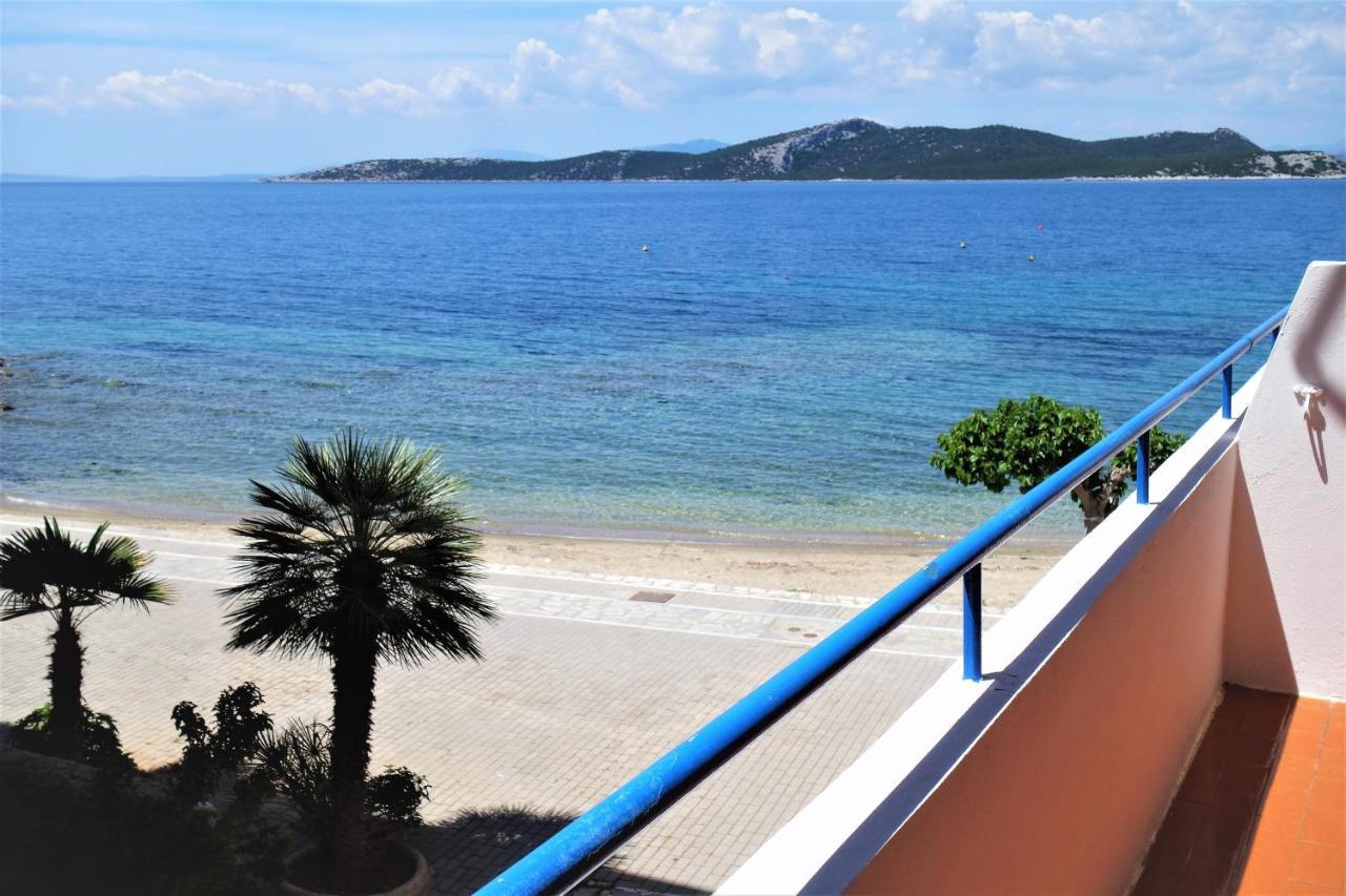 Nea Styra Seafront Apartment With Stunning View Экстерьер фото